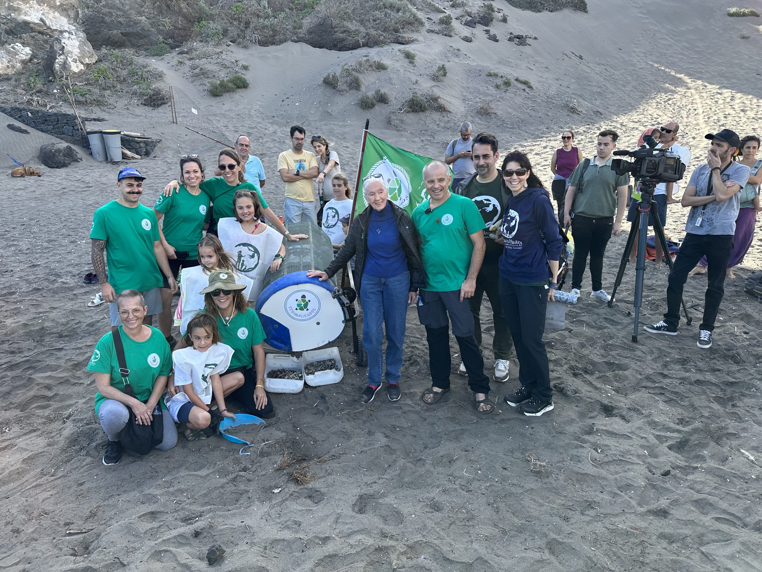Playa Poris Beach Clean up Jane Goodall